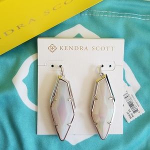 Kendra Scott Bexley earrings White Banded Agate NWT